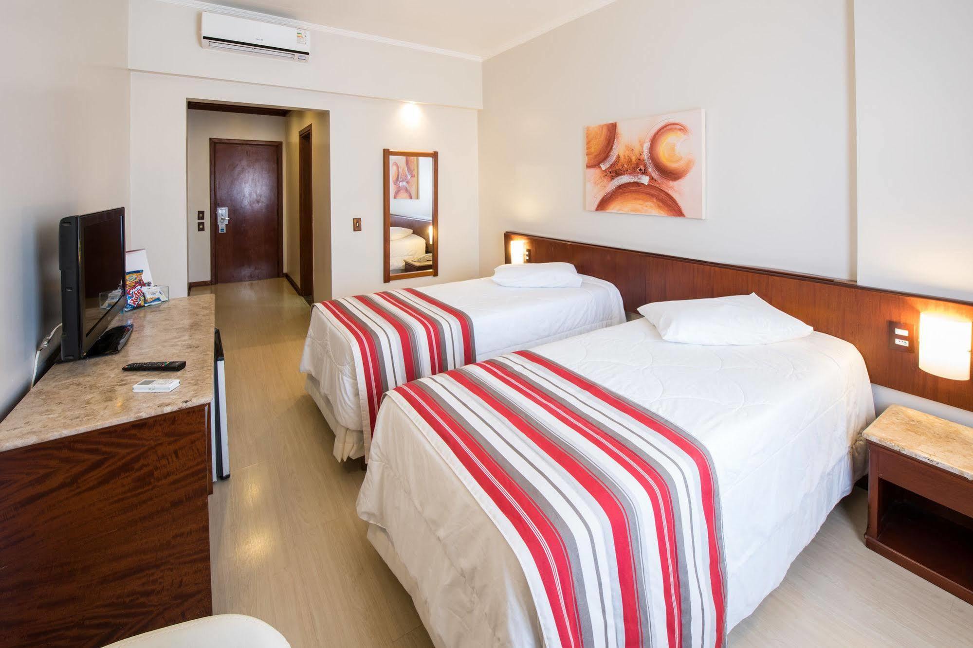 Hotel Carlton Plaza Pocos de Caldas Exterior photo