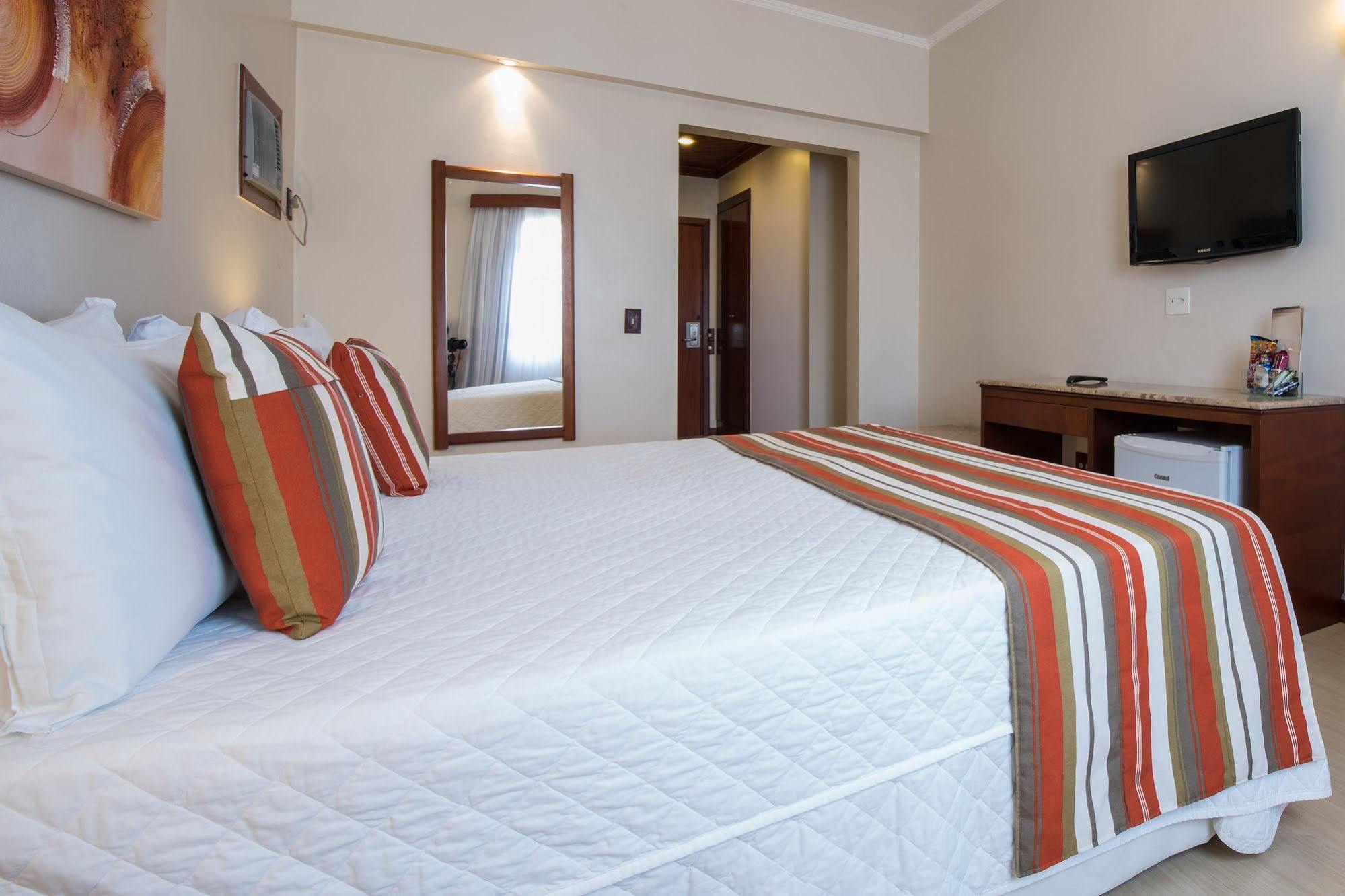 Hotel Carlton Plaza Pocos de Caldas Exterior photo